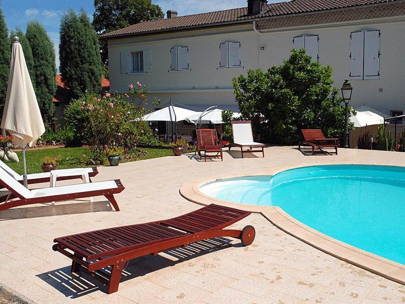 Hotel Du Commerce Chez Stephane Roumazieres Экстерьер фото