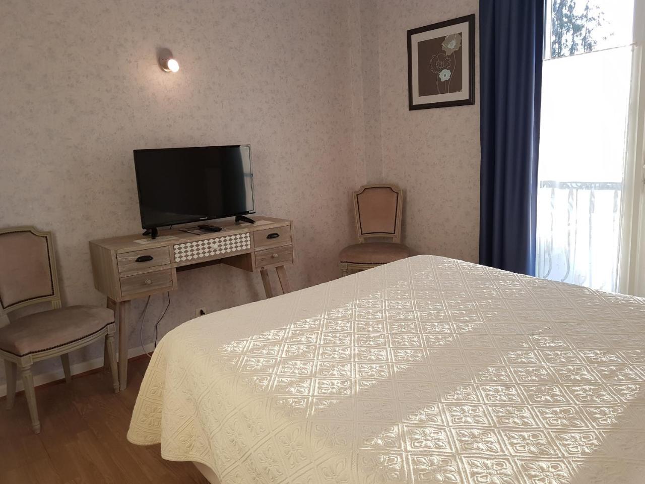 Hotel Du Commerce Chez Stephane Roumazieres Экстерьер фото